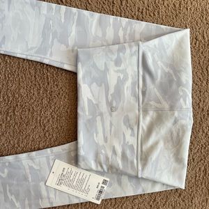 LULULEMON Wunder Under 28” Leggings